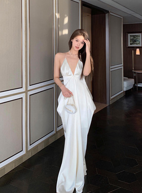 Middletone | 爱神裙~气质收腰露背吊带连衣裙夏季女度假长裙