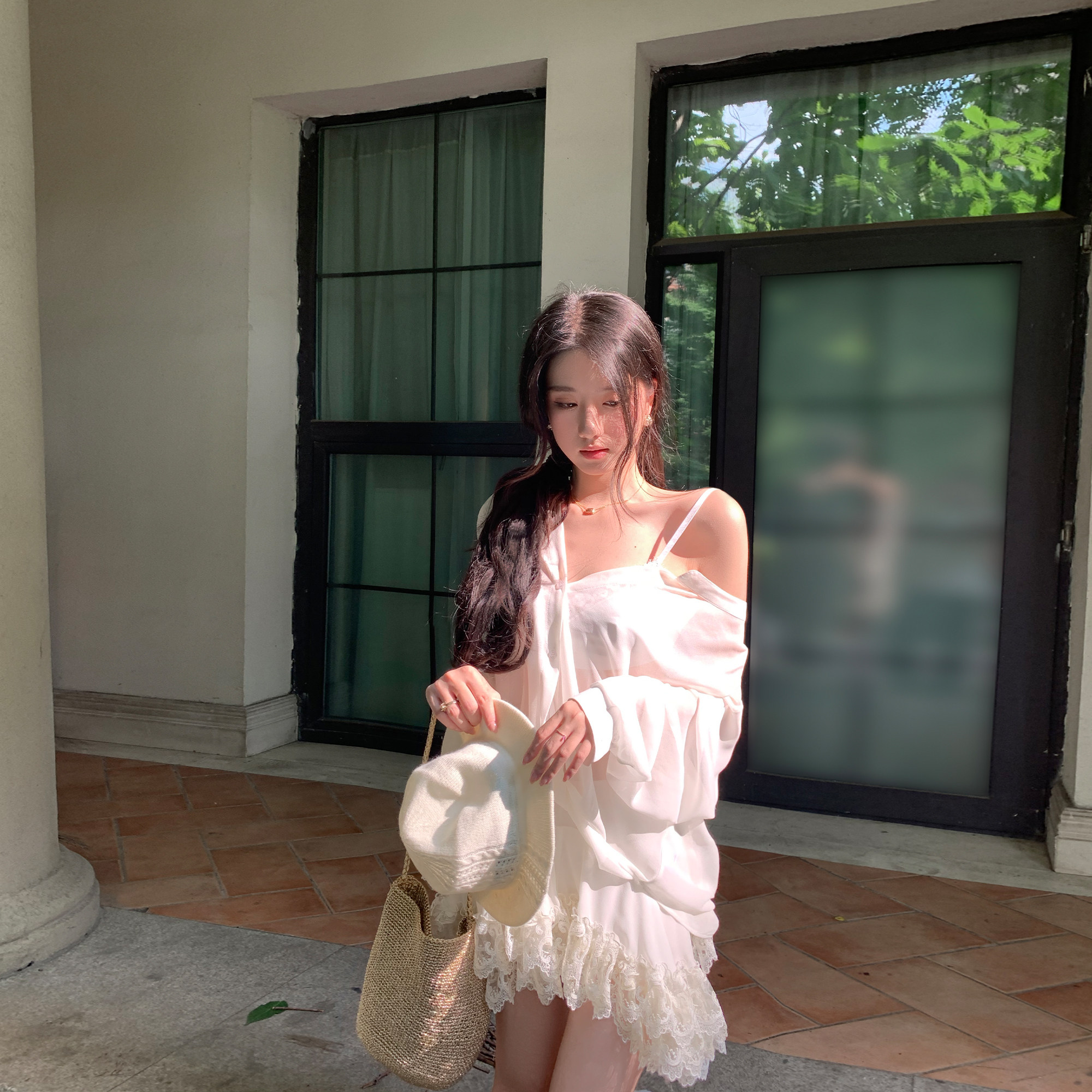 Middletone | 正确版素调美人 松弛感蕾丝吊带衬衫短裙套装三件套,女装/女士精品,时尚套装,淘宝优惠券,粉丝福利购,淘宝优惠卷