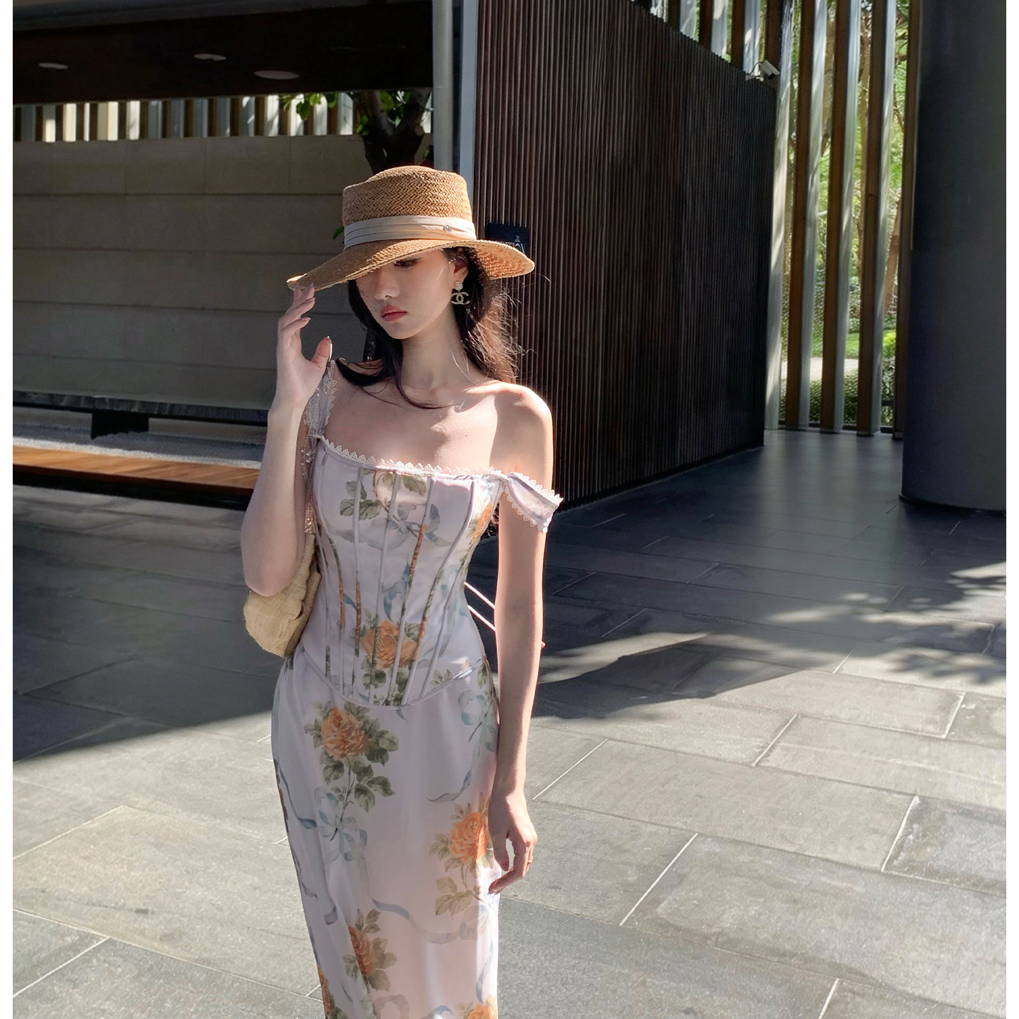 Middletone | 尼斯夏日 假两件鱼骨胸衣方领印花连衣裙吊带裙长裙