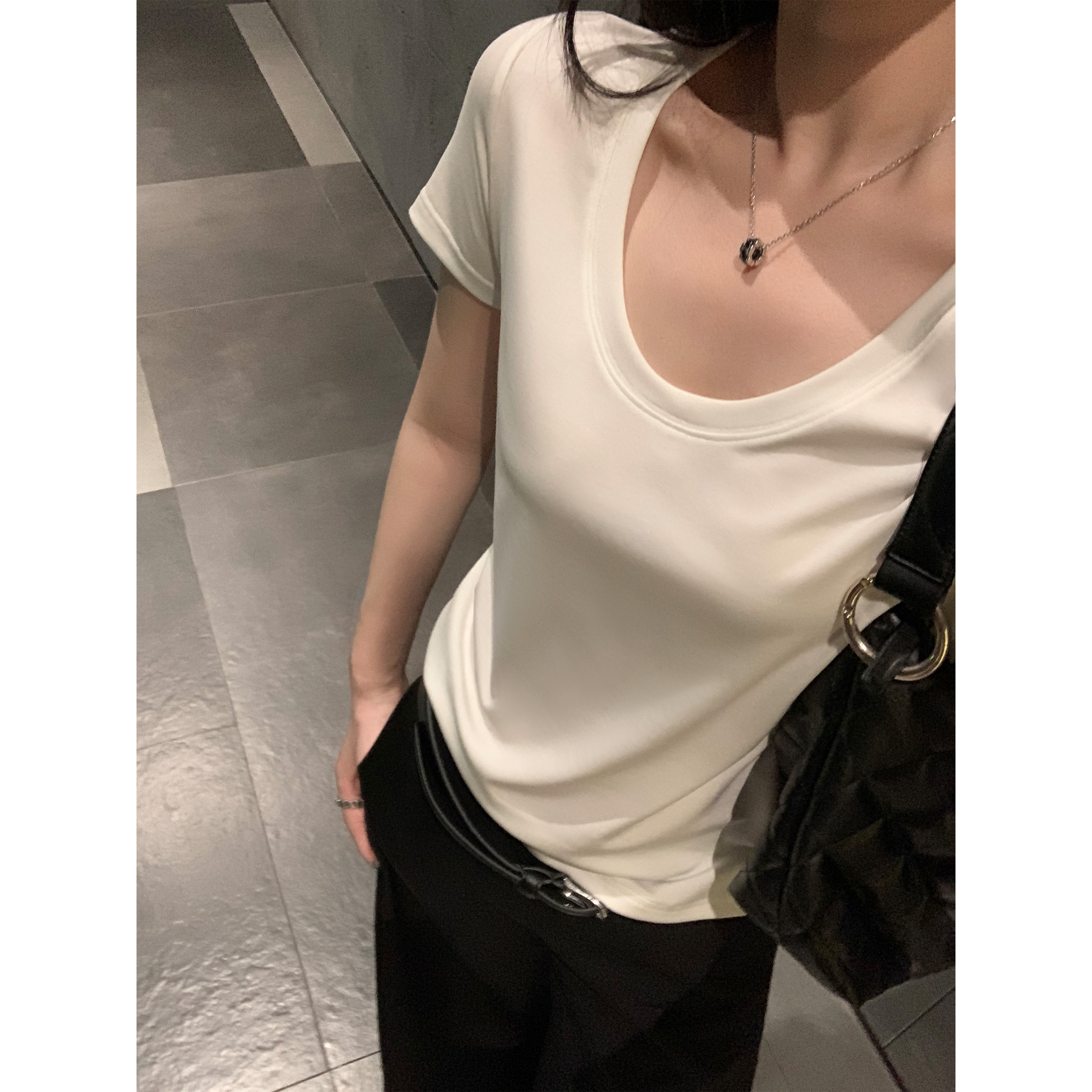 天丝针织短袖U领宽松正肩