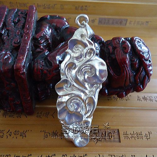 手工纯银立体雕刻如意吊坠