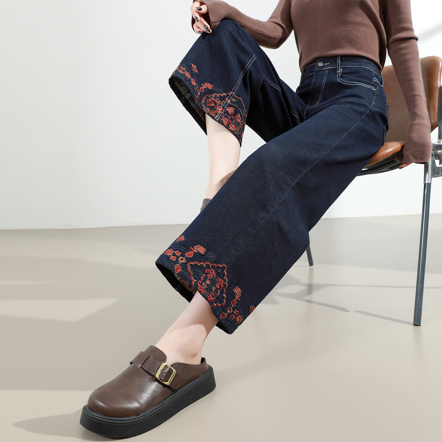 新中式国风刺绣直筒牛仔裤女