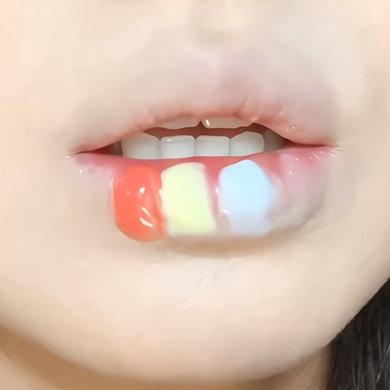 还可以这样调色?!白色橙色蓝色十色唇冻降低口红饱和度嫩妹唇蜜