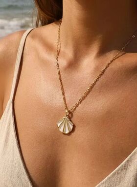 Stainless Steel Inlaid Zircon Sea Shell Pendant Necklace For