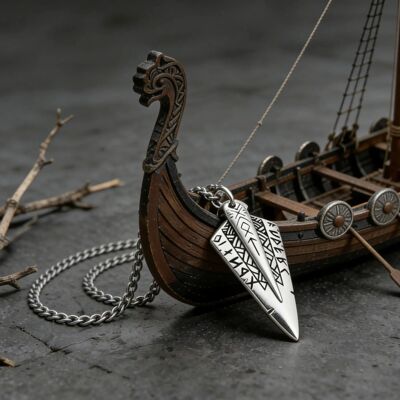 Men's Viking Spearhead Arrowhead Necklace Stainless Steel Ru