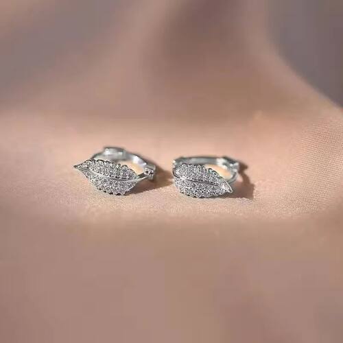 Compact Exquisite Leaf Shaped Silver Earrings Women Featurin