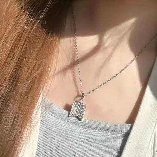 Fashion Necklace with Crystal-tone Zircon Alloy Pendant Gift