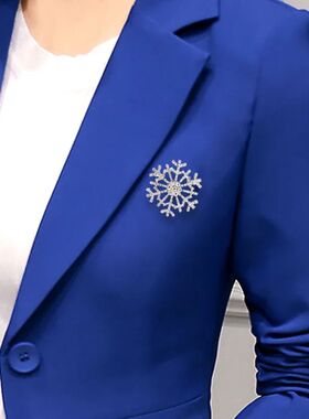 Temperament Zircon Brooch Pin Christmas Creative Snowflake B