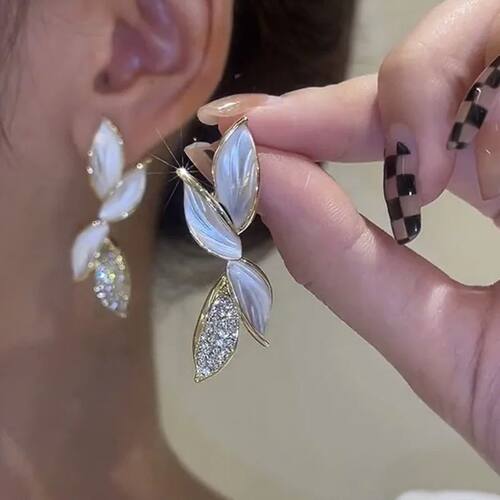 Fashion Leaf Long Crystal Leaf Drop Earrings for Women Roman