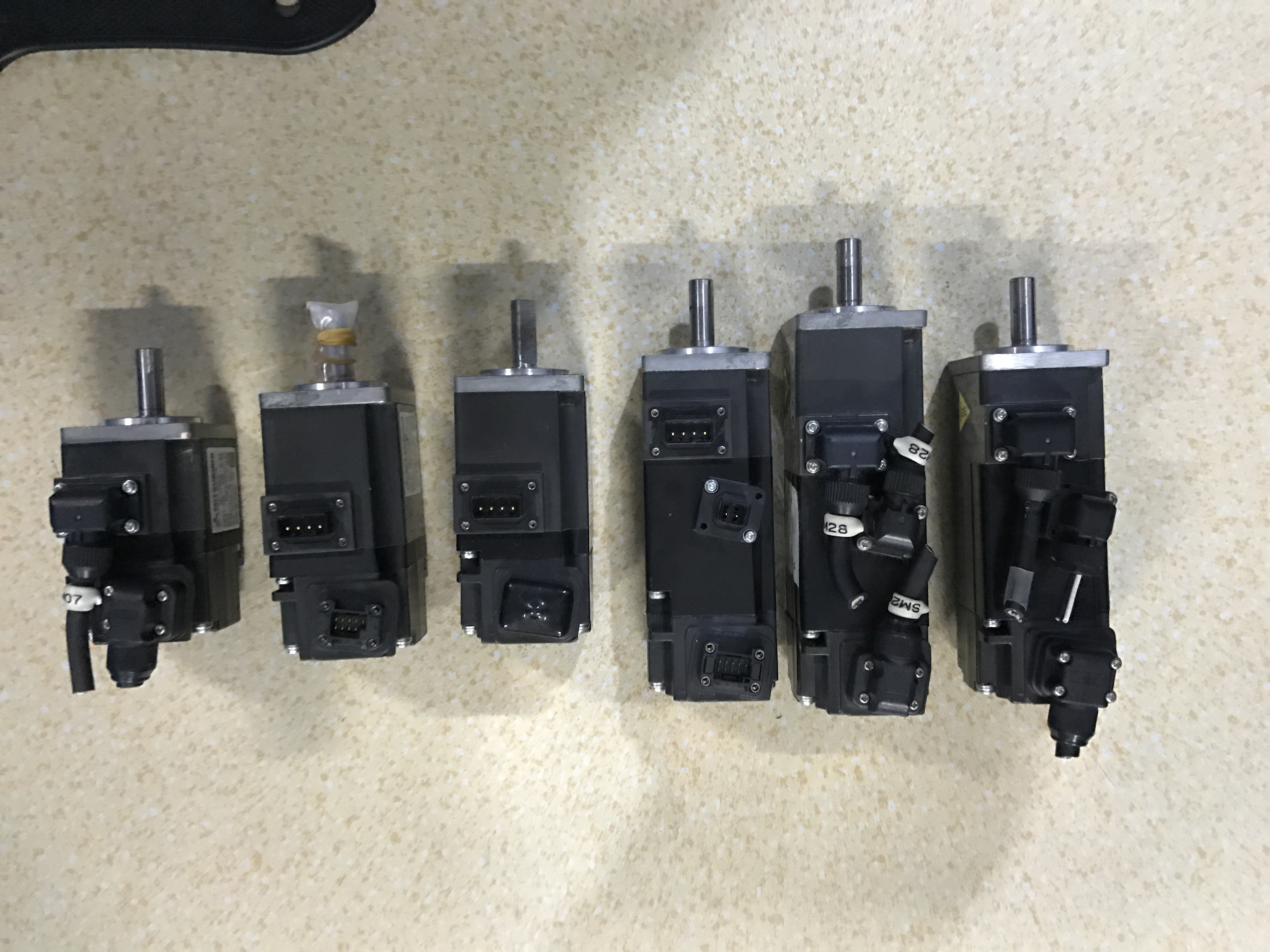 三菱电机。HF-MP13.HF-MP13K.HF-MP13B.二手拆机。100W.