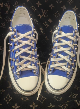 蓝色铆钉嘻哈街舞朋克帆布鞋潮流低帮男女情侣休闲鞋多巴胺配色