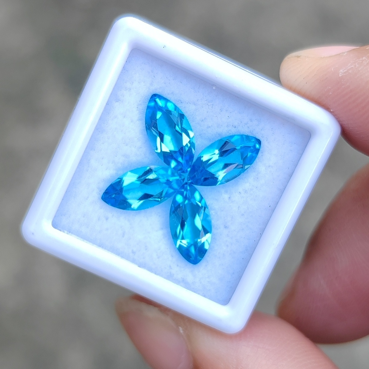 天然瑞士蓝托帕石  马眼形戒面切工  5*10mm   全净无瑕