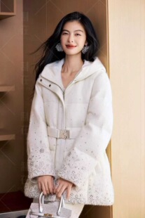 价格咨询.欧洲站原创设计走秀重工高定气质鹅绒服白领贵妇1211