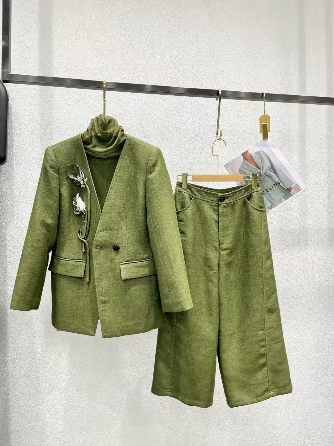 价格咨询.欧洲站原创设计走秀重工高定气质香风套装白领贵妇1213