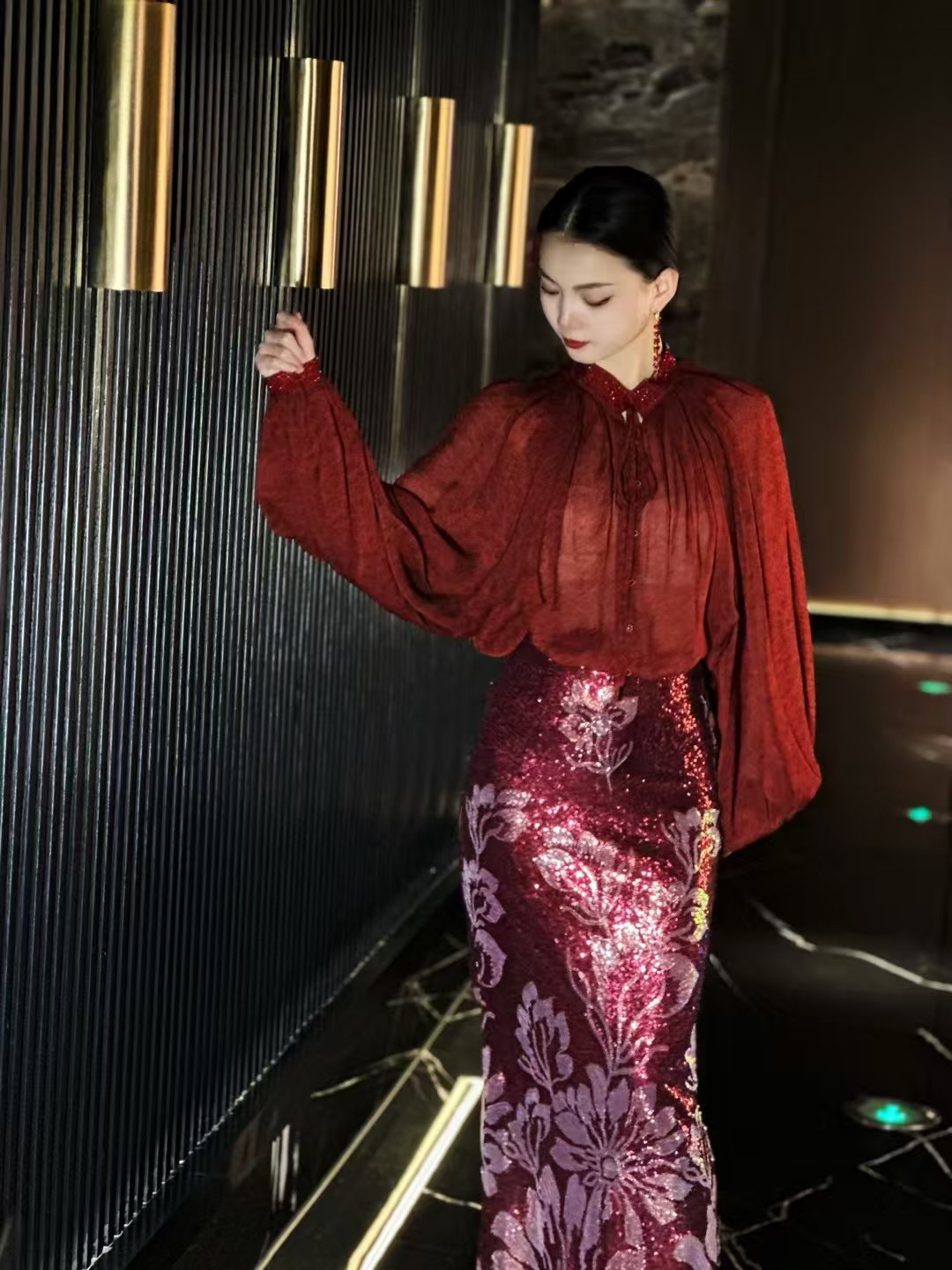 价格咨询.欧洲站原创设计师走秀款高定重工钉钻礼服连衣裙套装