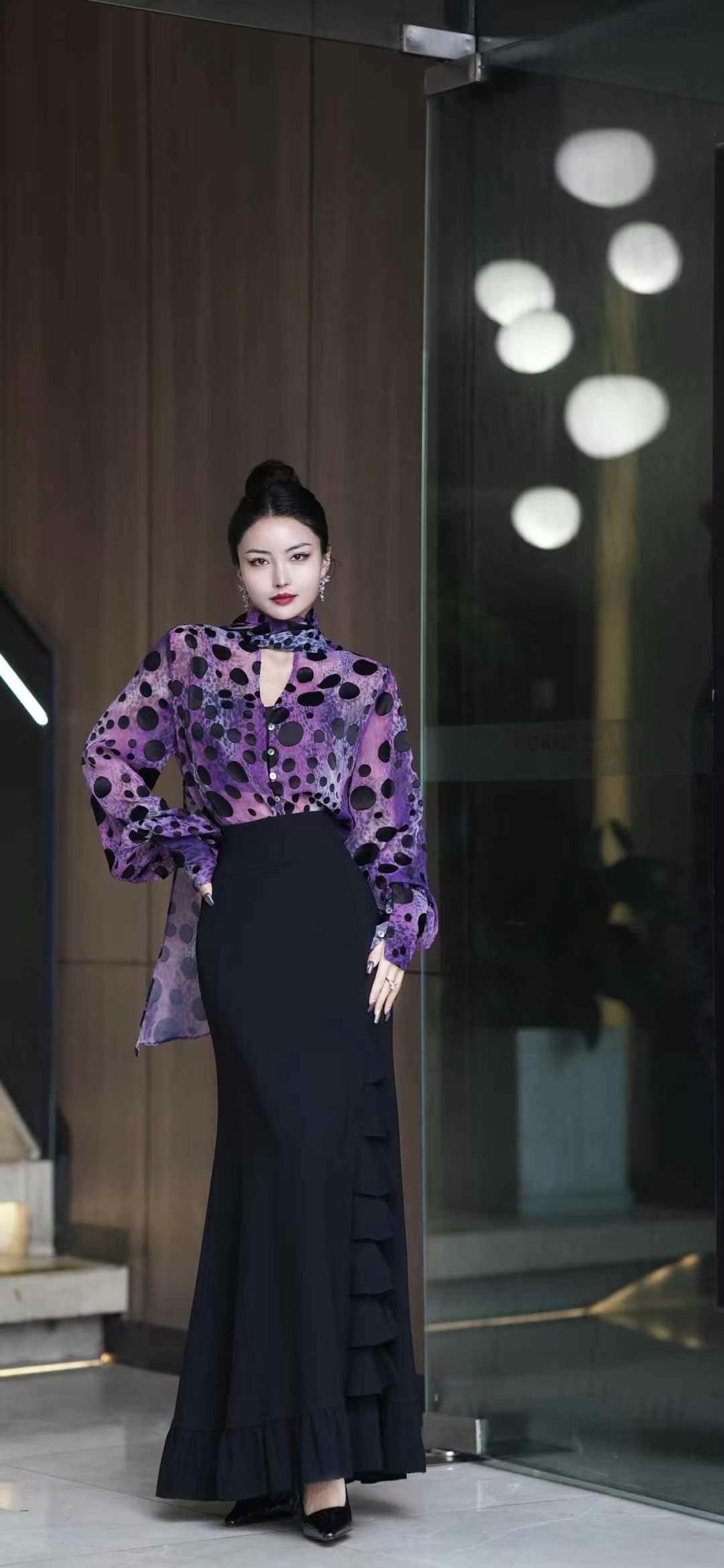 价格咨询.欧洲站原创设计师贵妇气质走秀款高定衬衫套装