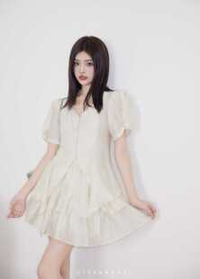 半裙套装 V领泡泡袖 BASS法式 OTEBAN