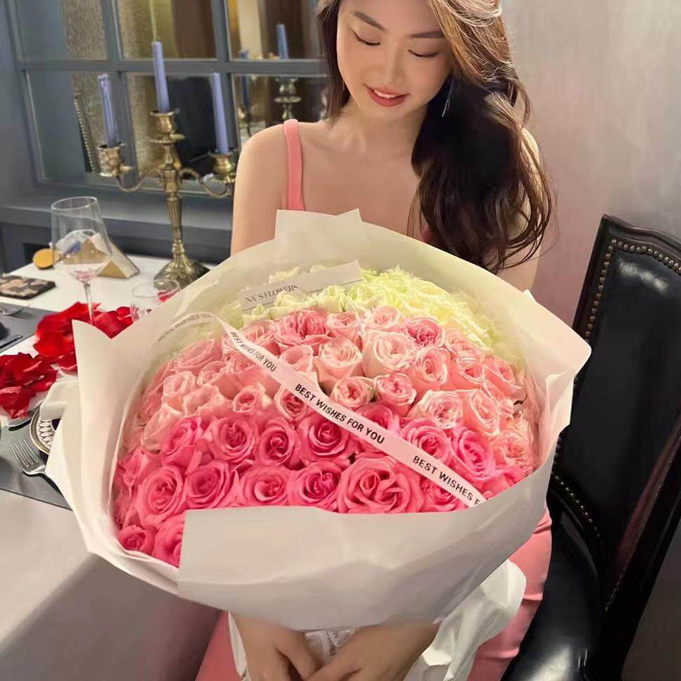 渐变混搭玫瑰花束鲜花速递同城