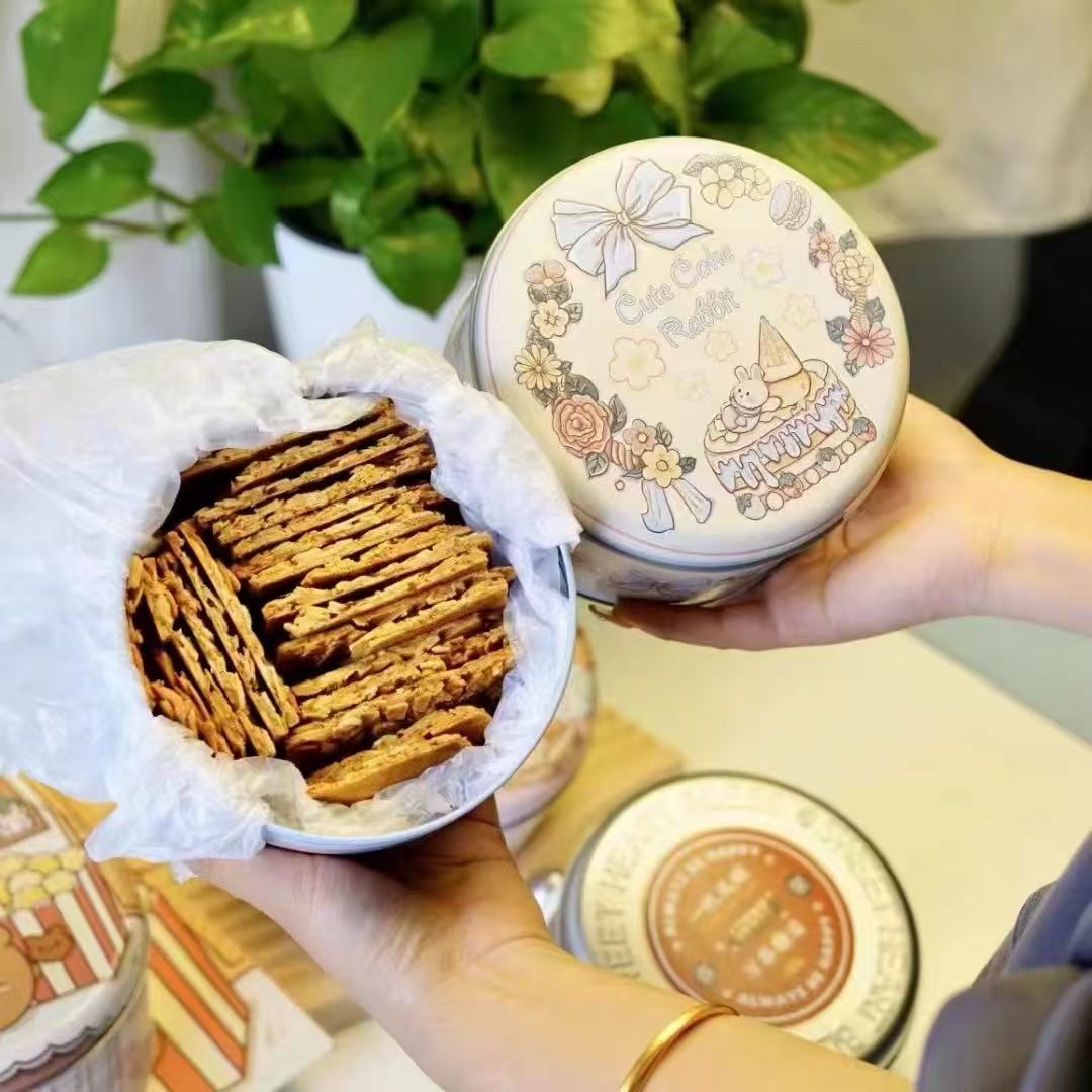法式奶香杏仁瓦片酥现烤坚果薄脆小饼干婚庆糕点心卡通铁盒礼盒装