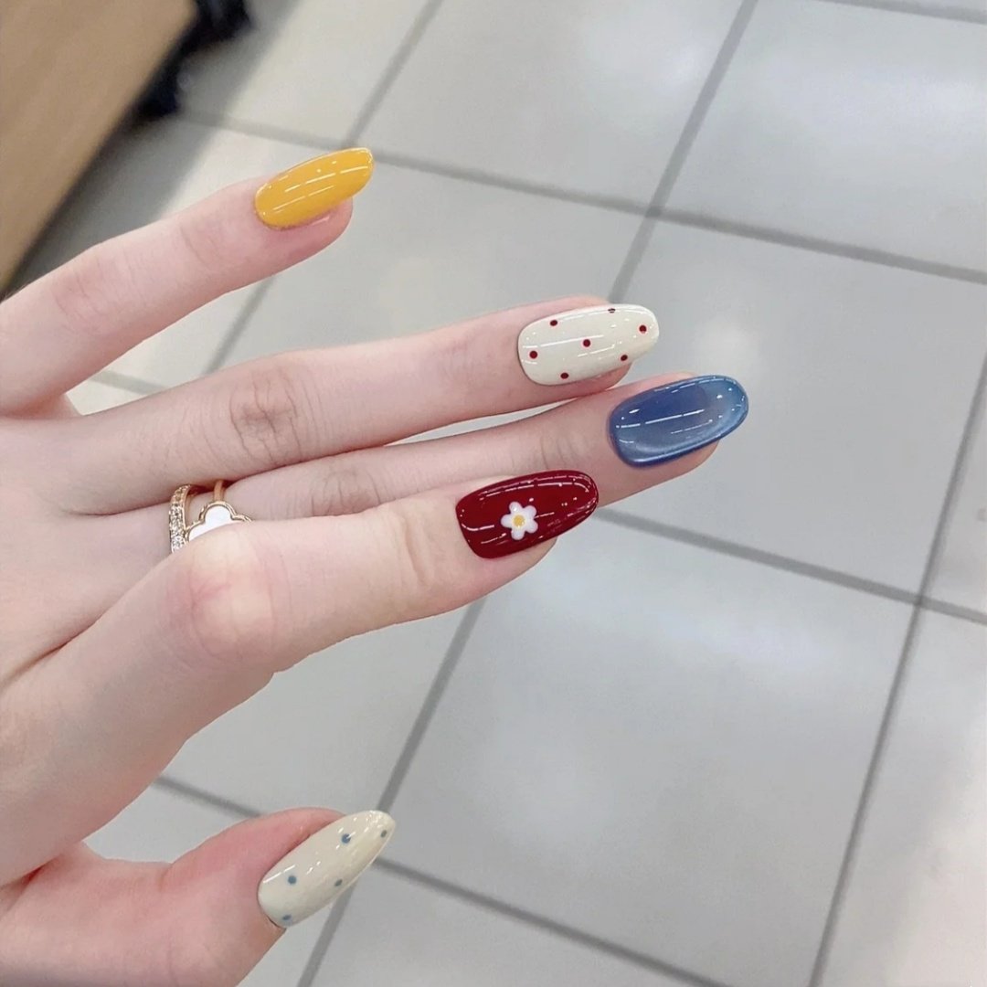 指甲贴片手工定制成品美甲贴片俏皮跳色波点短款穿戴甲可拆卸,彩妆/香水/美妆工具,穿戴甲/甲片,淘宝优惠券,粉丝福利购,淘宝优惠卷