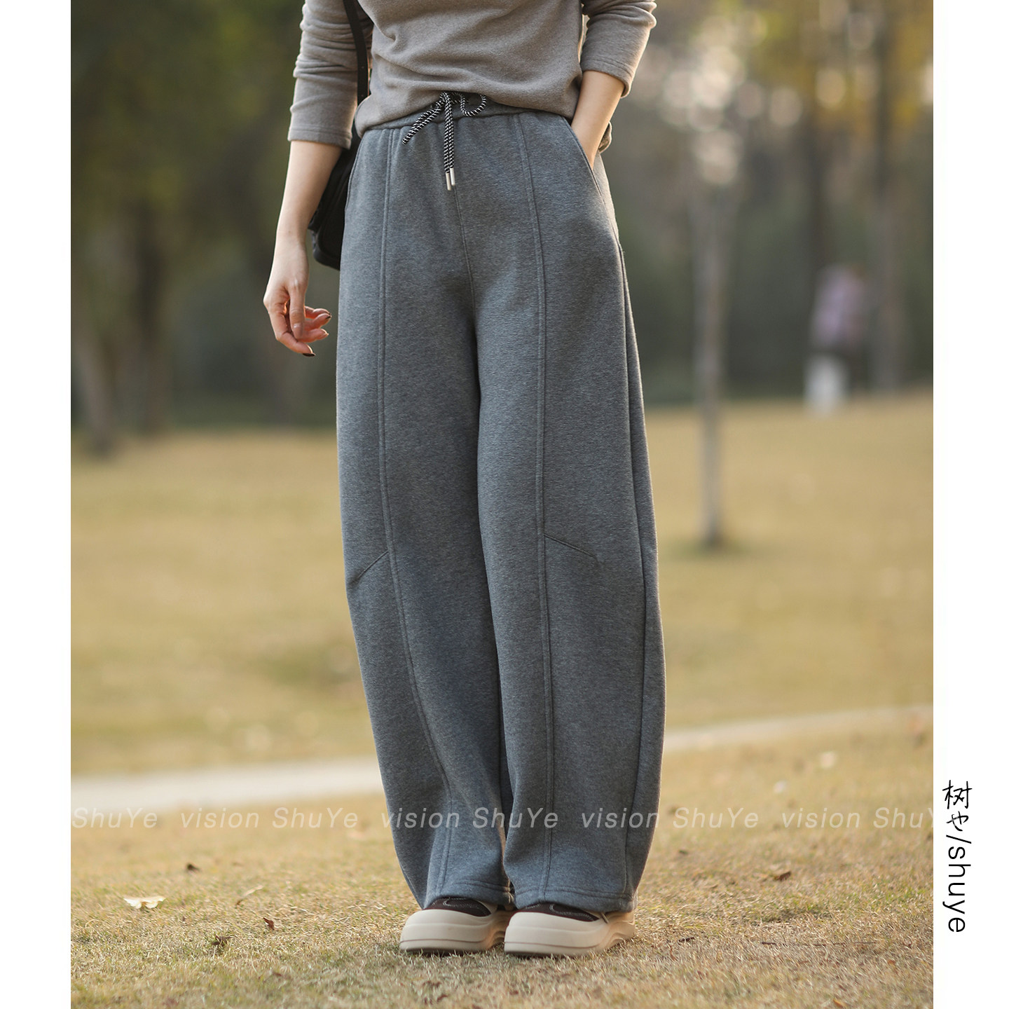 树也 独特裁剪加绒加厚休闲运动卫裤宽松百搭弯刀裤女2025冬装