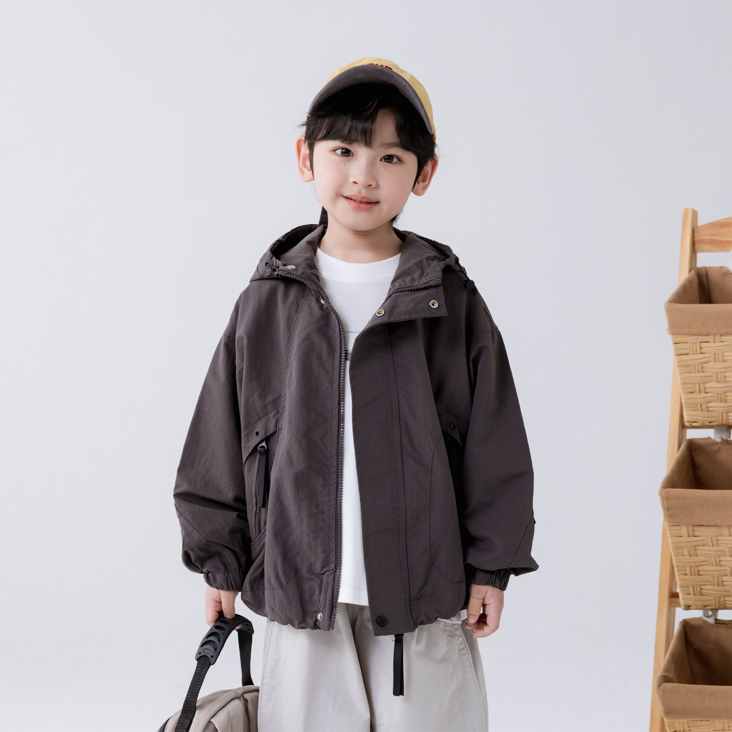 哈依鲁2026春秋季新款男童外套儿童中大童时尚休闲韩版连帽风衣潮