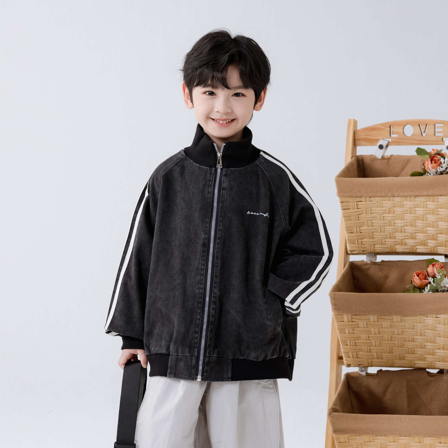 哈依鲁2026春秋季新款男童外套儿童中大童时尚纯棉开衫棒球服上衣图片