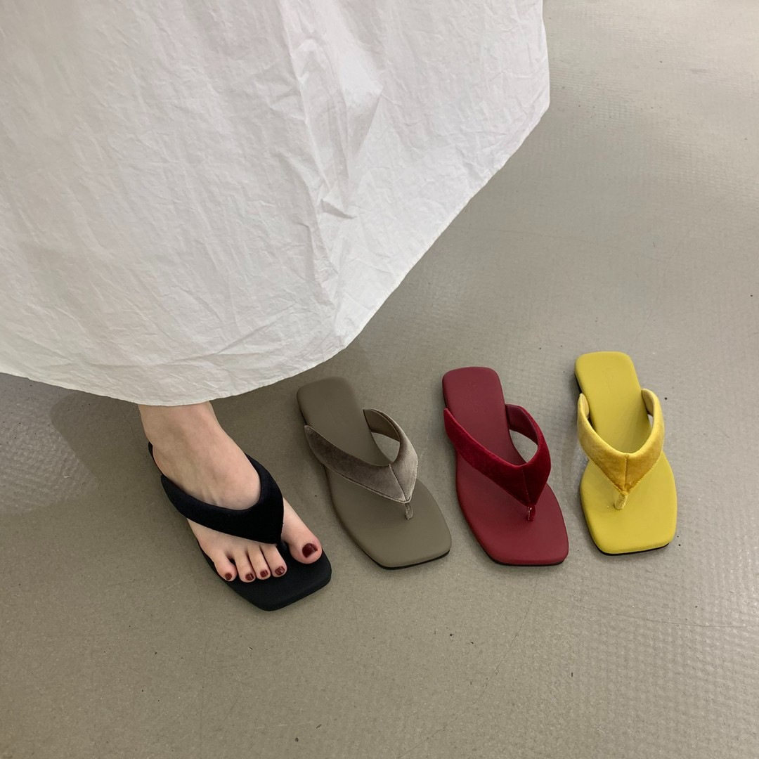 2026新款人字拖黑色夏季外穿拖鞋女鞋红色凉鞋沙滩鞋女款一字凉拖