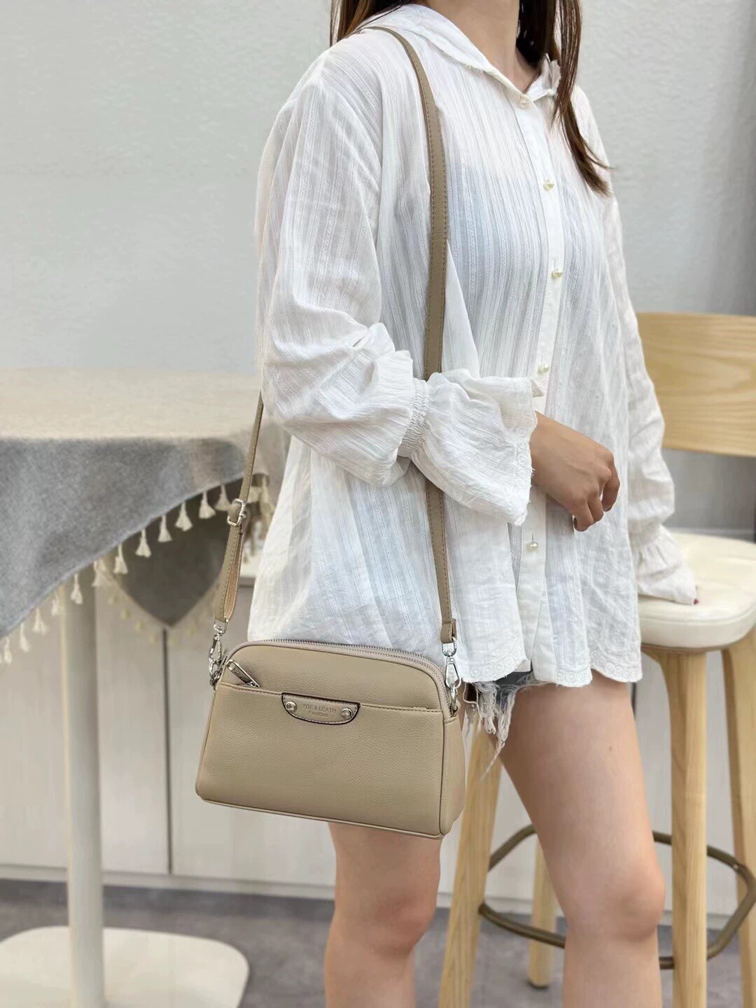 雅蒂尔新款女士四层拉链单肩斜挎两用女包大容量糖果色百搭包包邮