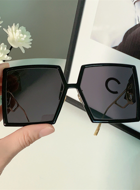 D家墨镜女白色大方形黑框网红同款DOIR太阳镜2023年新款大脸显瘦