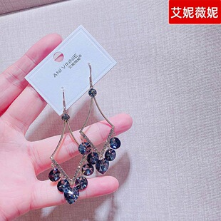 艾妮薇妮饰品新款轻奢复古灰色锆石耳环时尚精致名族风菱形耳钉女
