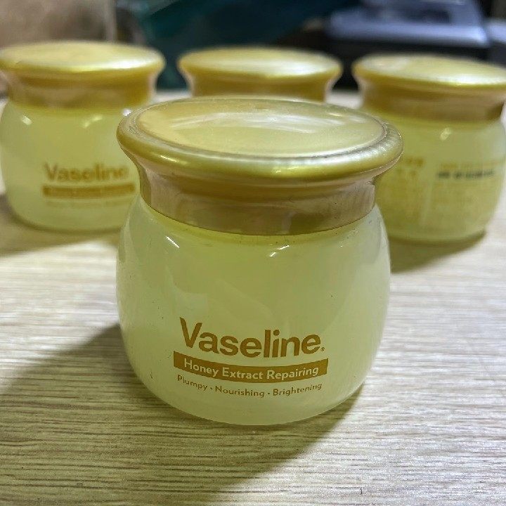 身体乳与凝露区别（凝露和乳液有什么区别）