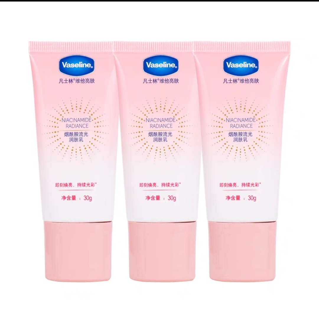 凡士林身体乳素颜霜好用吗(长期用凡士林身体乳擦脸的人)