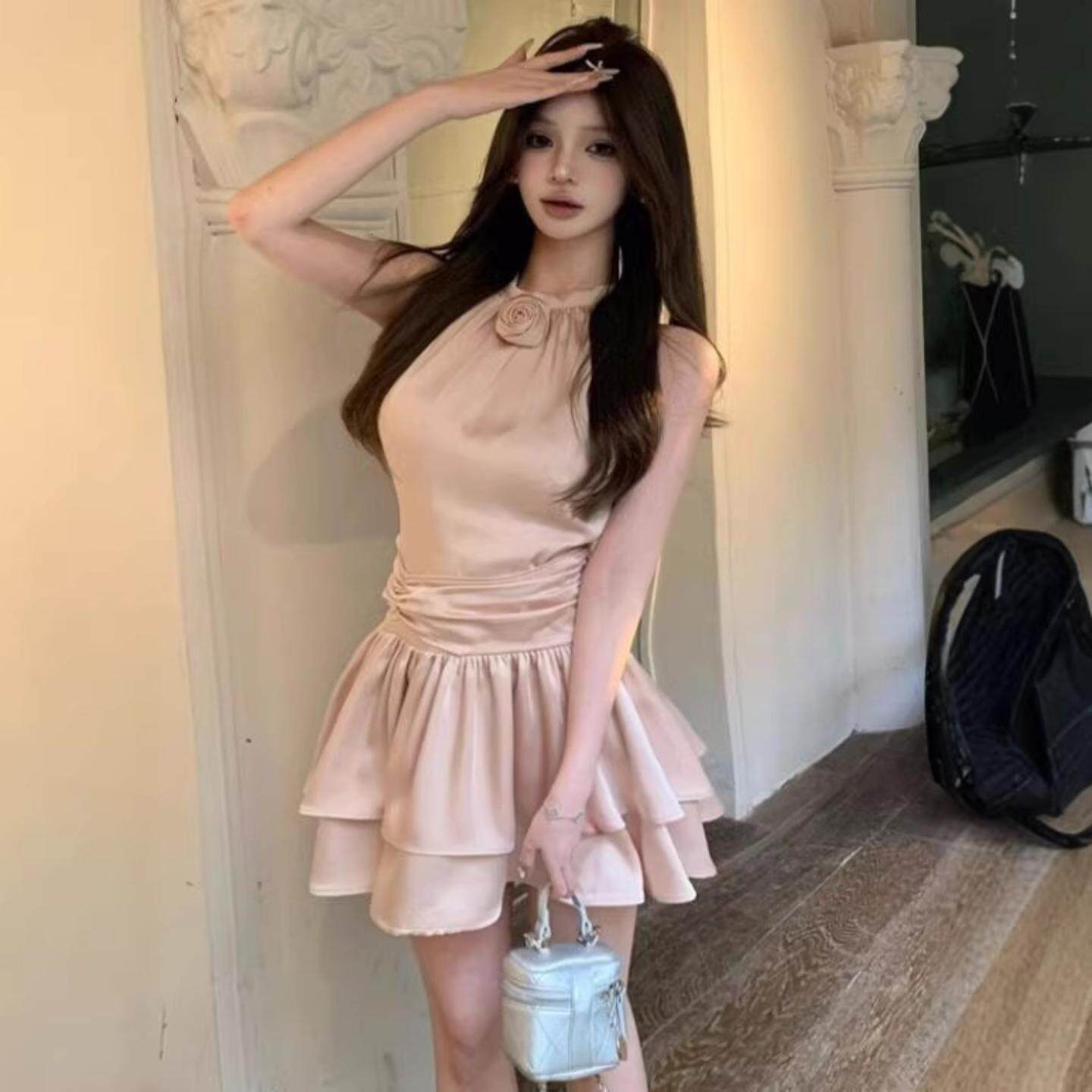 法式缎面挂脖吊带连衣裙女夏季袖小个子玫瑰花露肩蓬蓬蛋糕短裙
