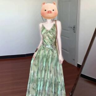 茶歇法式复古绿色晕染碎花吊带连衣裙海边度假独特漂亮收腰长裙子