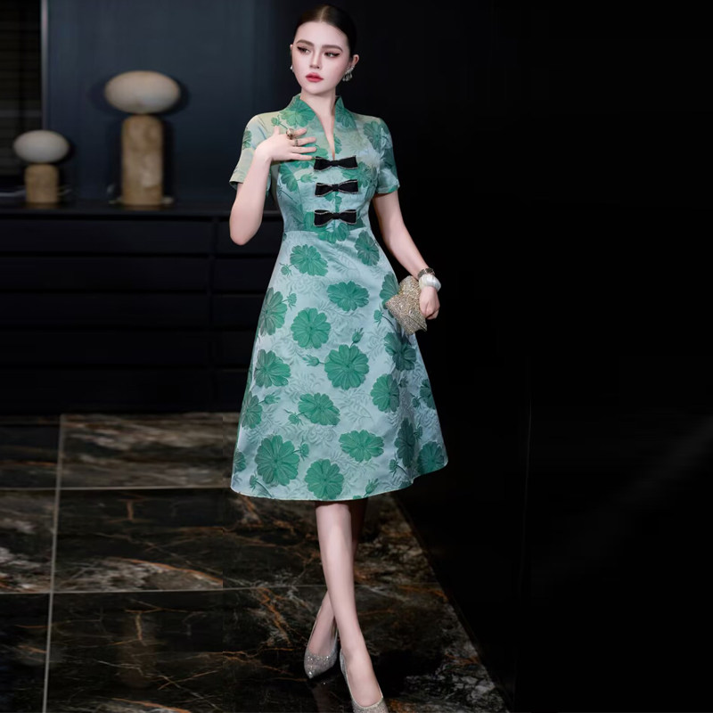新中式2026年春夏季新款高端轻奢绿色提花国风女装优雅气质连衣裙