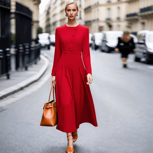 欧货女装2026春秋季时尚明星走秀新款高级感红色修身中长款连衣裙