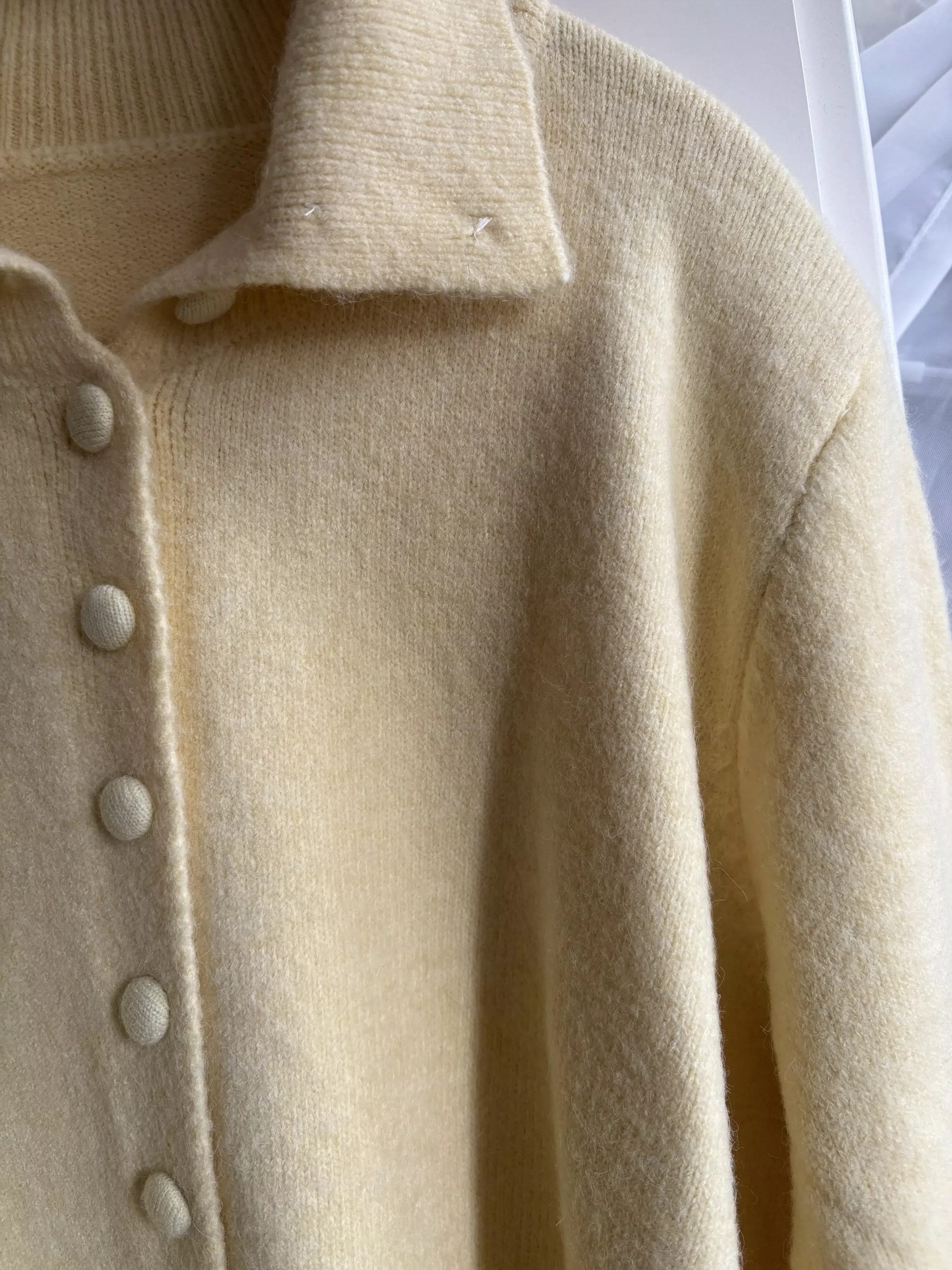 羊毛厚款高领翻领两穿淡黄色长袖毛衣款式休闲开衫慵懒复古韩国