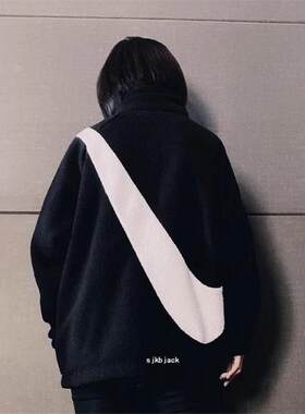 大钩子logo羊羔绒女子夹克外套