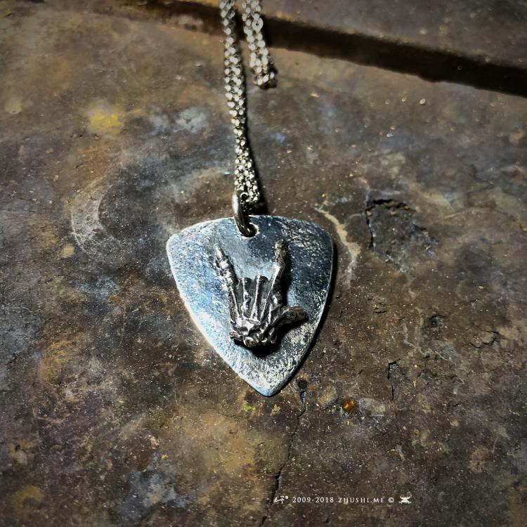 主师银饰全新假黄金原创惊爆纯银925摇滚音乐DIY拨片个性项链吊坠