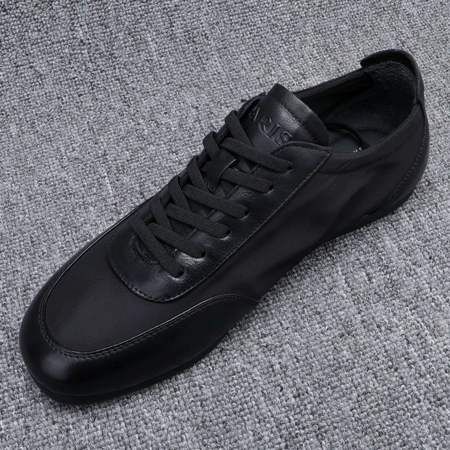 夏季真皮拼接透气男鞋日常百搭平底舒适休闲鞋男薄款轻便黑色板鞋