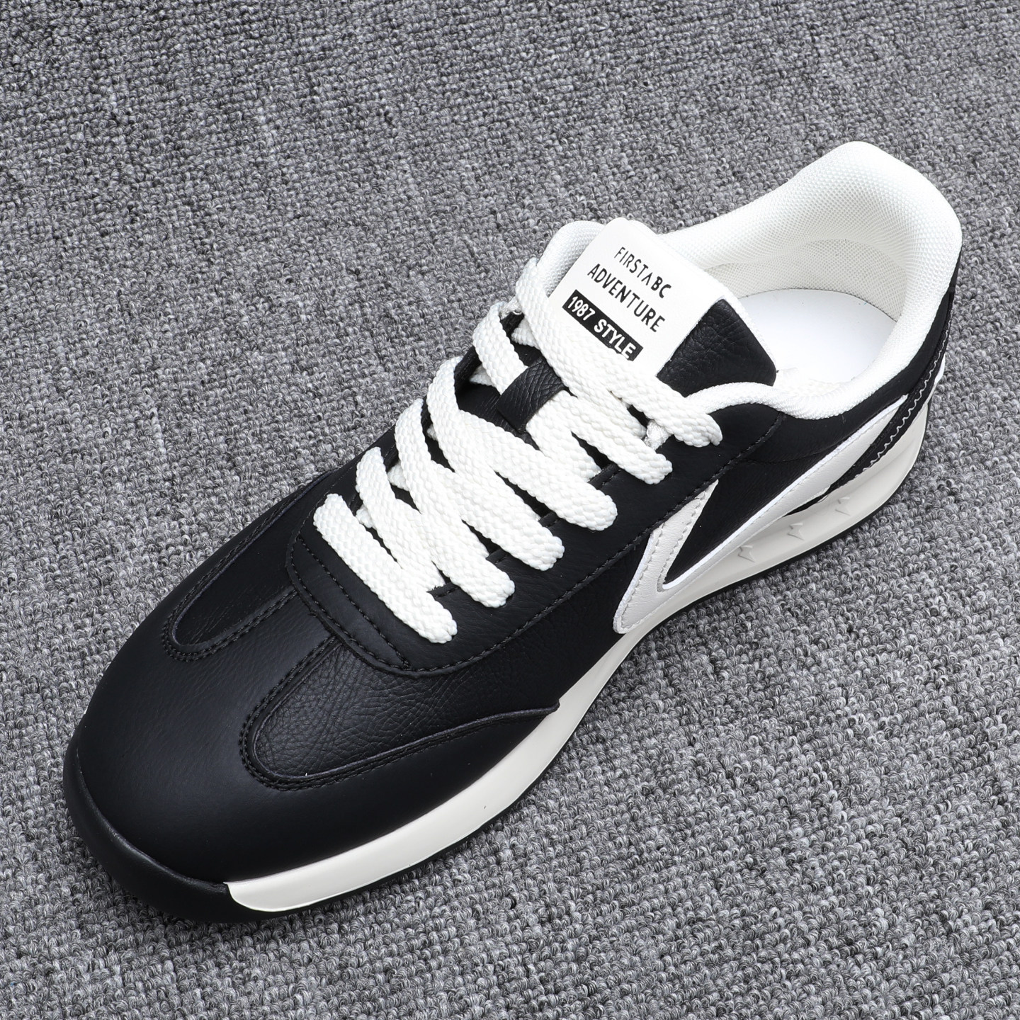 春季新款运动休闲板鞋男户外透气轻便旅游鞋日常百搭软底舒适男鞋