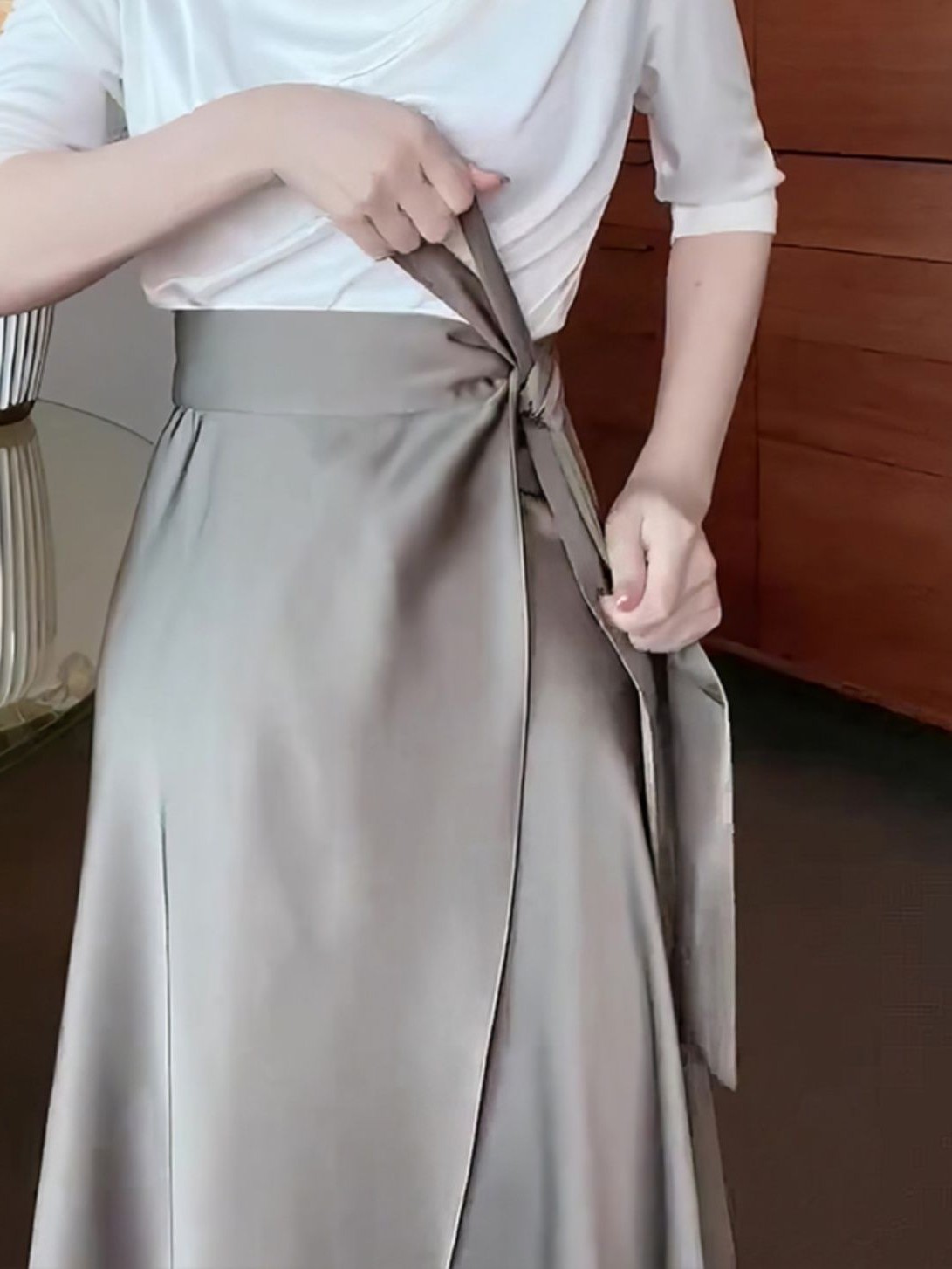 2025春秋新款修身一片式系带设计感半身裙女时尚洋气垂坠感裙子女,女装/女士精品,半身裙,淘宝优惠券,粉丝福利购,淘宝优惠卷