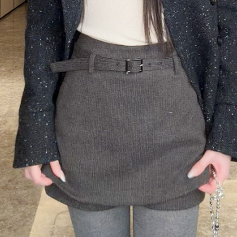 12/9「冬季标配」叠穿感假两件腰带半身裙+条绒短裤 遮胯显腿长