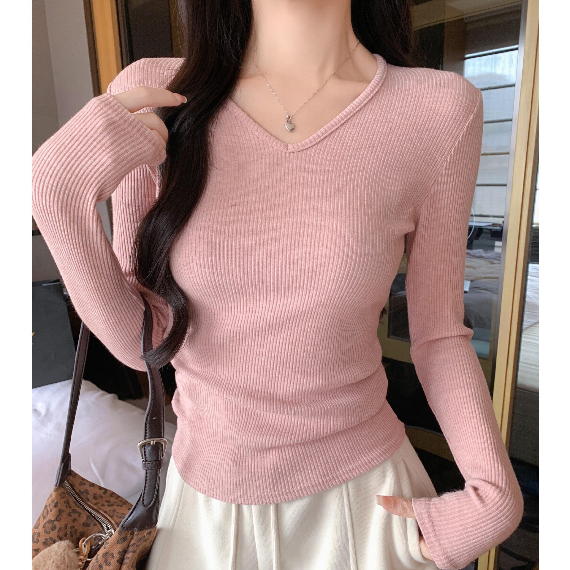 严选秋冬季新款V领竖条纹针织打底衫女内搭正肩修身显瘦长袖上衣X