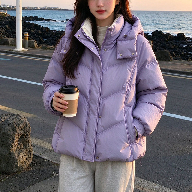 平湖羽绒服女式冬季2026新款轻薄短款鸭绒大码卡其色女装有帽可拆