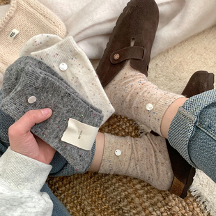 冬季韩东大门加厚保暖女袜贝壳纽扣羊毛袜点子纱中筒红袜子本命年