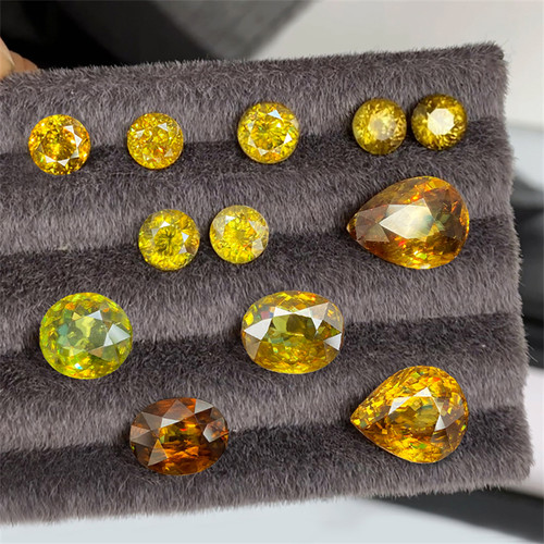 XS1天然榍石裸石颜色赞精湛切工火彩闪亮18K金镶嵌定制戒指吊坠