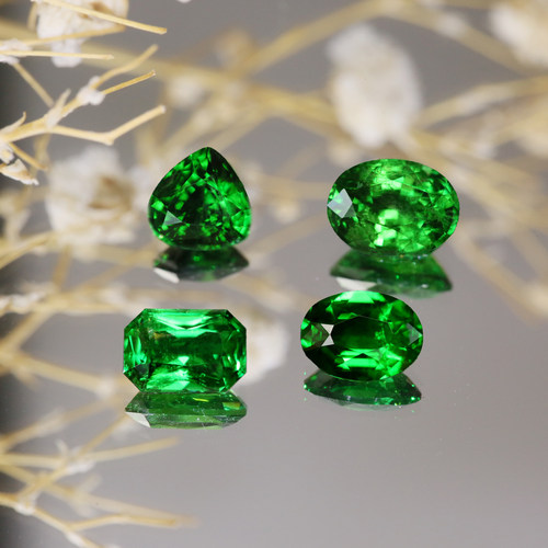 镶嵌戒指吊坠天然沙弗莱石榴石