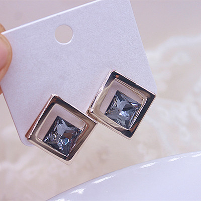 气质灰色菱形水晶耳环新款网红时尚夸张设计高级感银针防过敏耳钉